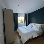 Central Modern Apartment